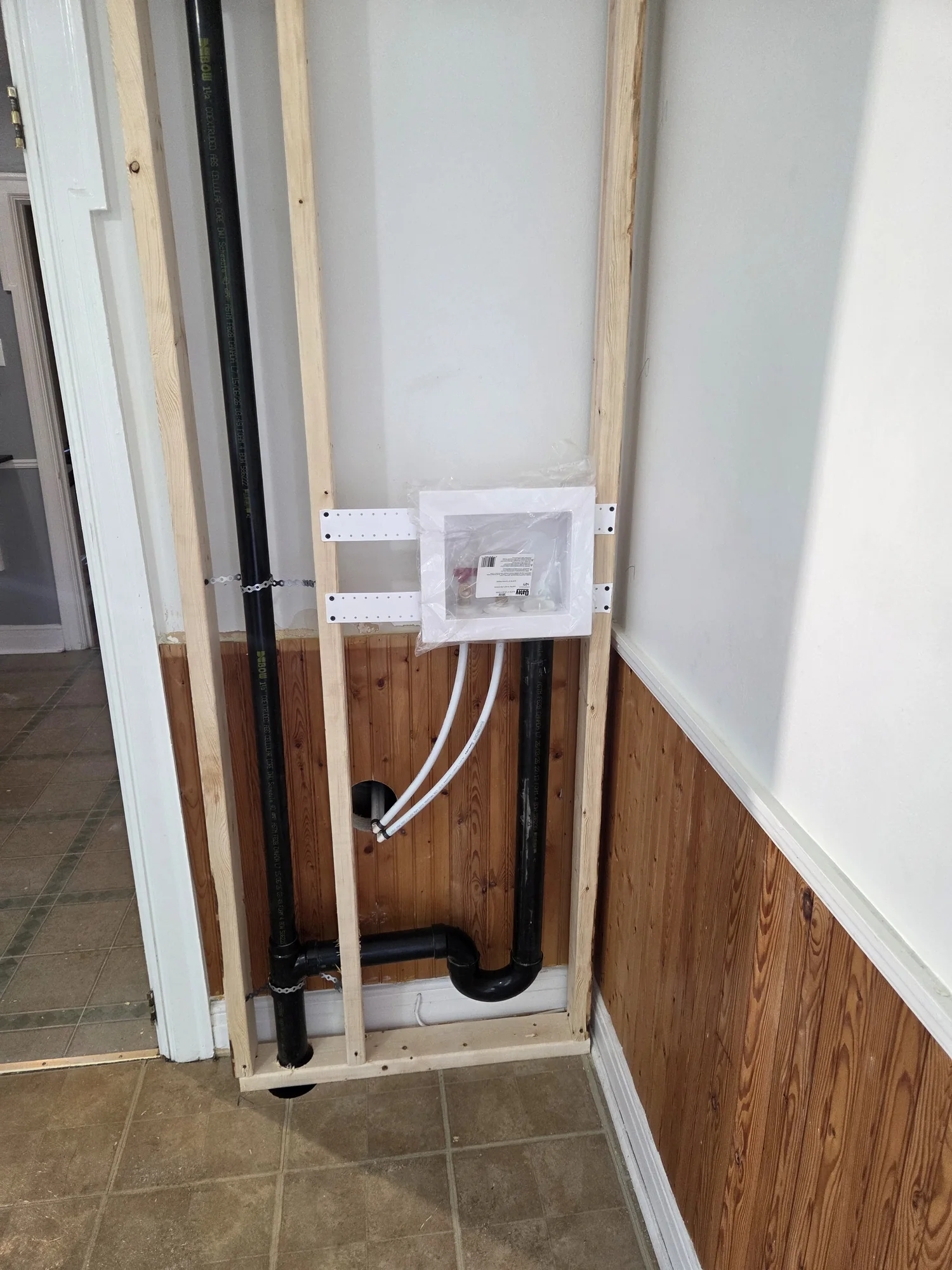 Washing-machine outlet box with supply and drain connections
